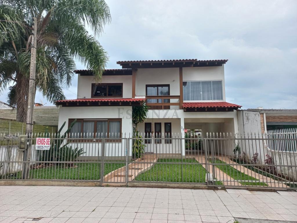 Casa 03 dormitórios